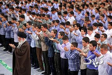 عللی که باعث دور شدن فرزندان از نماز میشود - مجله اینترنتی کولاک