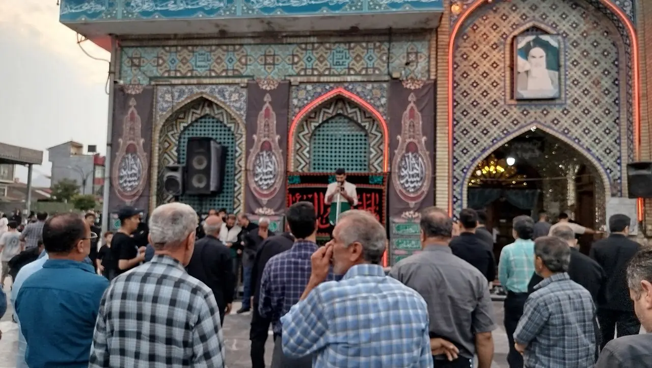  اجتماع رضوی در صحن حرم سلطان سید جلال الدین اشرف آستانه اشرفیه