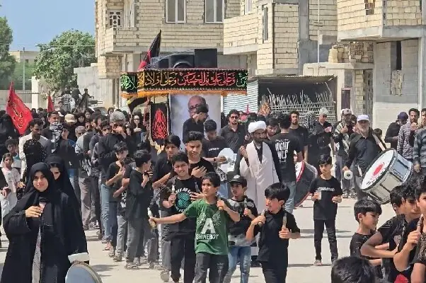  عزاداری خیابانی مردم جاسک در سالروز شهادت امام رضا(ع)