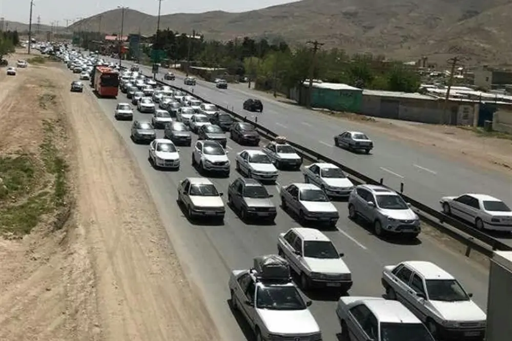ترافیک در سه جاده اصلی خراسان رضوی سنگین اما روان است
