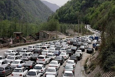 چالوس زیر بار ترافیک؛ باران در جادههای شمالی