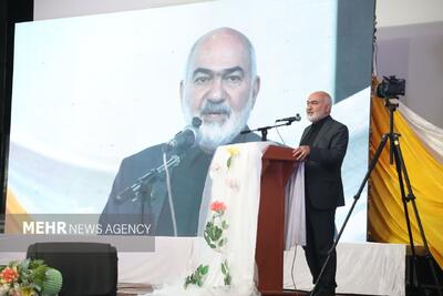 آینده کشور در دستان دانشآموزانی است که با قرآن و نماز مأنوس هستند - پارس فوتبال