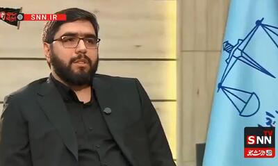 خاطرهی یک قاضی از برکناری یک مسئول دولتی بهدلیل کوتاهی در پیگیری امور استخدامی / میزان حقوق و دریافتی یک قاضی چقدر است؟ + فیلم