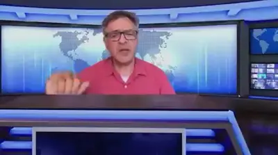 بهخاطر دلقک خواندن رضا پهلوی، تهدید به مرگ شدم!