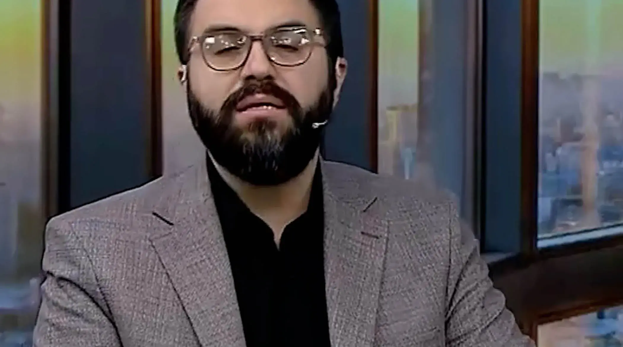  مجری صداوسیما: خیلی‌ها اگر جای پزشکیان بودند استعفا می‌دادند