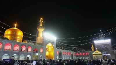  حرم رضوی در سالروز شهادت امام رضا (ع) غرق در ماتم و اندوه شد + فیلم