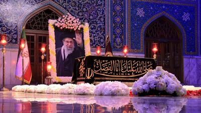  حضور با شکوه زائران امام رضا (ع) بر سر مزار مطهر آقای شهید ایران + فیلم