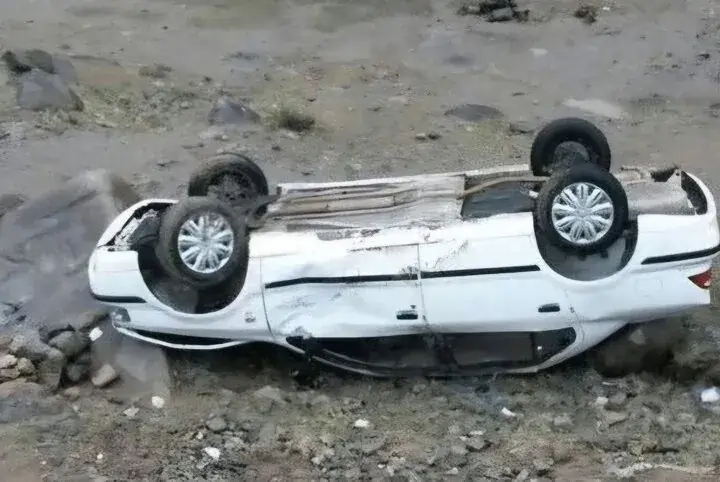 واژگونی پژو ۴۰۵ در محور زنجان–تبریز؛ ۲ نفر جان باختند