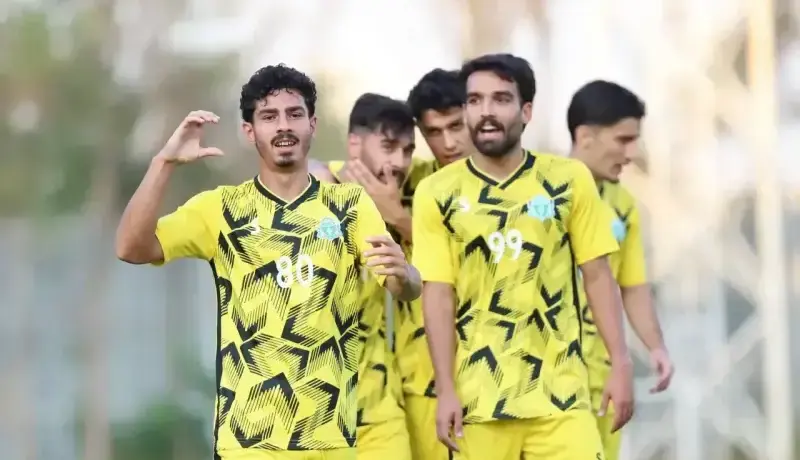 عقاب اراک روی پیراهن لیگ نشست