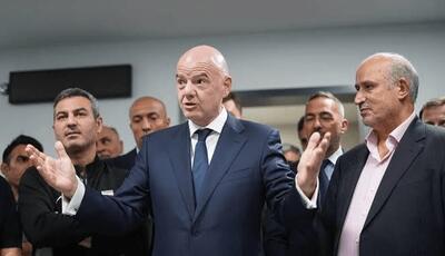 رئیس فیفا چرخشی میشود