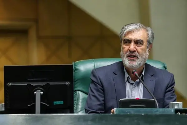 رئیس کمیسیون امنیت ملی: گریبان آمریکا را تا شکست نهایی خواهیم گرفت