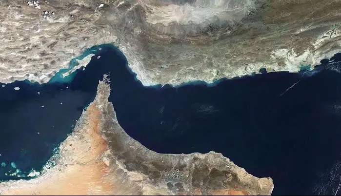 حمله به ۲ نفتکش اماراتی در تنگه هرمز