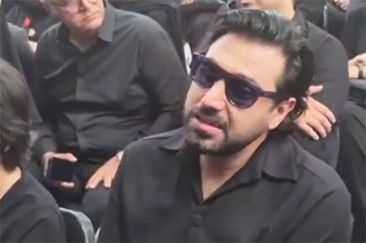 اشکهای احسان خواجهامیری در مراسم بدرقه پدرش