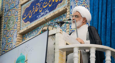  امام جمعه کرمان: زنان و دختران ملزم به رعایت حجاب هستند/  ترویج برهنگی، نقشه شوم دشمنان است