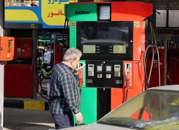  تصمیم سران قوا درباره قیمت بنزین اعلام شد - اکونیوز