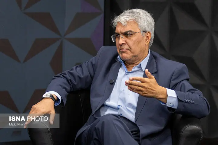 کاکایی: نمیتوان تمام مشکلات خودروسازان را به تحریم نسبت داد/ اگر قرار است واردات کاملا آزاد شود، باید همه قواعد بازار نیز آزاد باشد/ با ادامه روند فعلی رفاه پایداری برای مردم ایجاد نخواهد شد