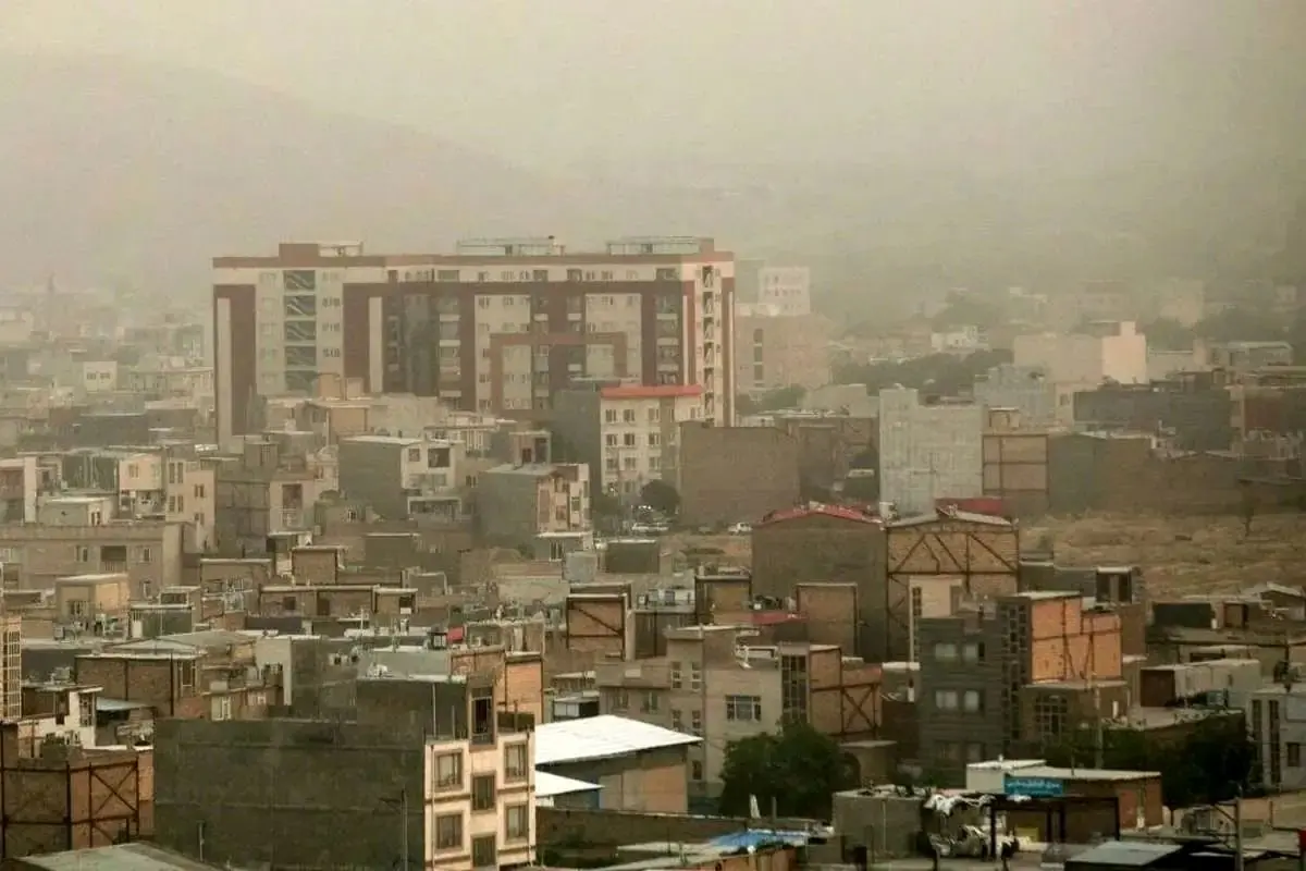 باد شدید و گردوخاک در راه ۲۳ استان کشور
