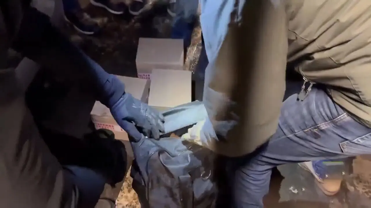  کشف عجیب مواد مخدر با عکس ستاره فوتبال ! + فیلم