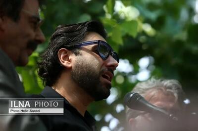 آوازخوانی احسان خواجهامیری در سوگ پدرش+فیلم