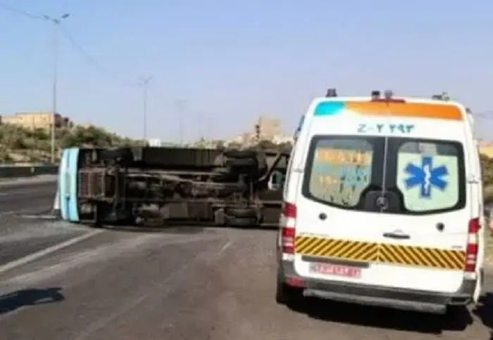واژگونی مینیبوس در اتوبان کسایی تبریز با ۹ مصدوم