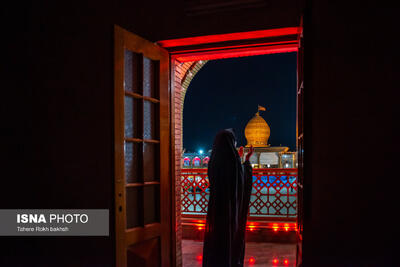  آیین لاله گردانی شهادت امام رضا (ع) در حرم شاهچراغ(ع)