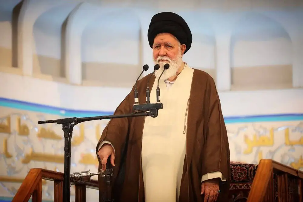 علمالهدی: کسی که خونخواه رهبر شهید است، به دنبال برنامههای شاد نمیرود