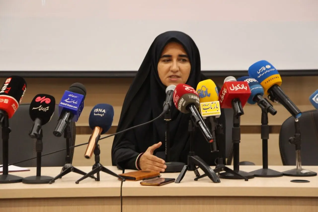 نماینده ایلام: زنان نباید پیادهنظام انتخابات باشند، باید در جایگاه تصمیمگیری قرار بگیرند