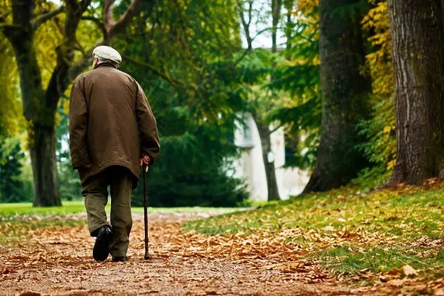 ازدسترفتن سریعتر تواناییهای بدنی در «سالمندان کمبضاعت»