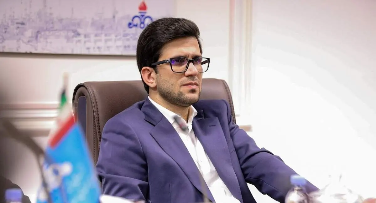  منظور سقاب اصفهانی از مسئول خاطی ماجرای افزایش قیمت بنزین چه کسی بود؟ لزوم عزل مقام ناهماهنگ با دولت و رئیس‌جمهور توسط وزیر نفت | جهان نیوز