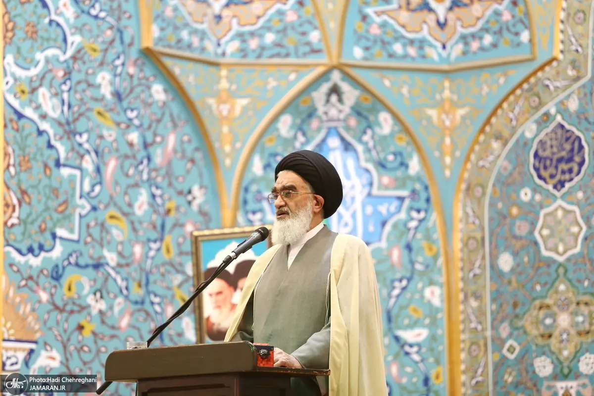 امام جمعه قم: امر به معروف و نهی از منکر برای جذب است نه دفع/ وقتی آمر و ناهی احکام شرعی این کار را نمیدانند و از روی غیظ و غضب دیگران را امر و نهی میکنند باعث تفرقه جامعه میشوند/ امر به معروف و نهی از منکر برای اصلاح جامعه است