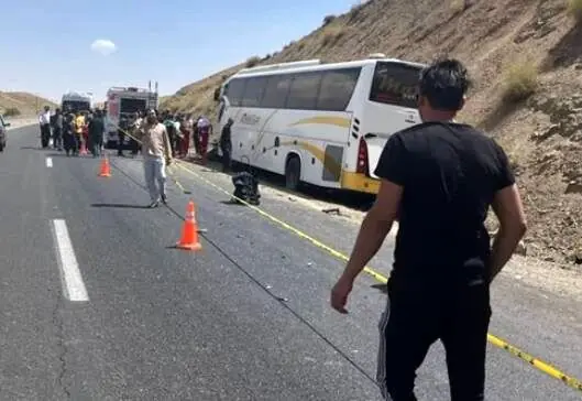 آتشسوزی اتوبوس زائران بجستانی در مشهد