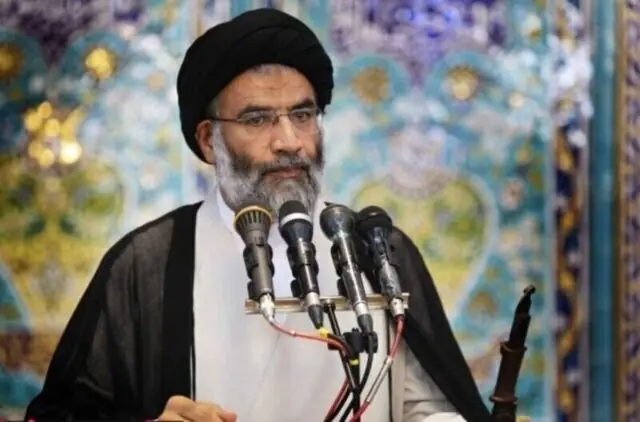  امام جمعه اهواز: اگر جنگ زیرساختی آغاز شود، تبعات آن فقط متوجه یک طرف نیست/ این را که دشمن از مذاکره حرف می زند باید در چارچوب شرایط جدید تحلیل کرد