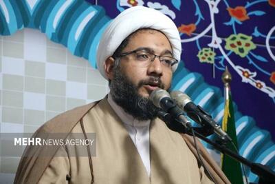 امام جمعه حاجیآباد: گرانی بنزین، فشار مضاعفی بر مردم وارد میکند