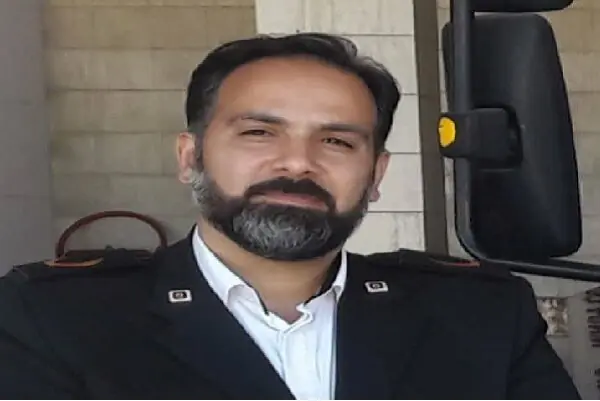 مهار حریق دو خودروی حامل سوخت قاچاق در حیاط منزل مسکونی در یزد