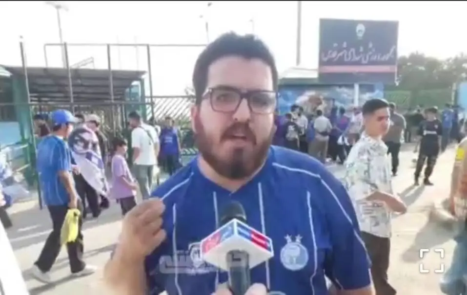  ویدیو| واکنش معنادار هوادار استقلال به جدایی رامین رضاییان - پارس فوتبال