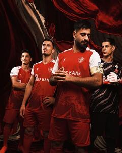 عکس | رونمایی از پیراهن پرسپولیس برای فصل جدید - پارس فوتبال