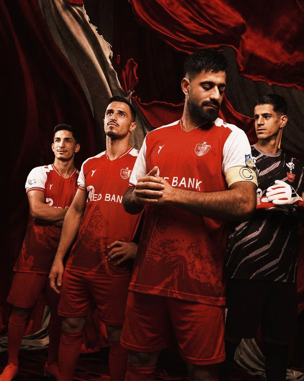  عکس | رونمایی از پیراهن پرسپولیس برای فصل جدید - پارس فوتبال