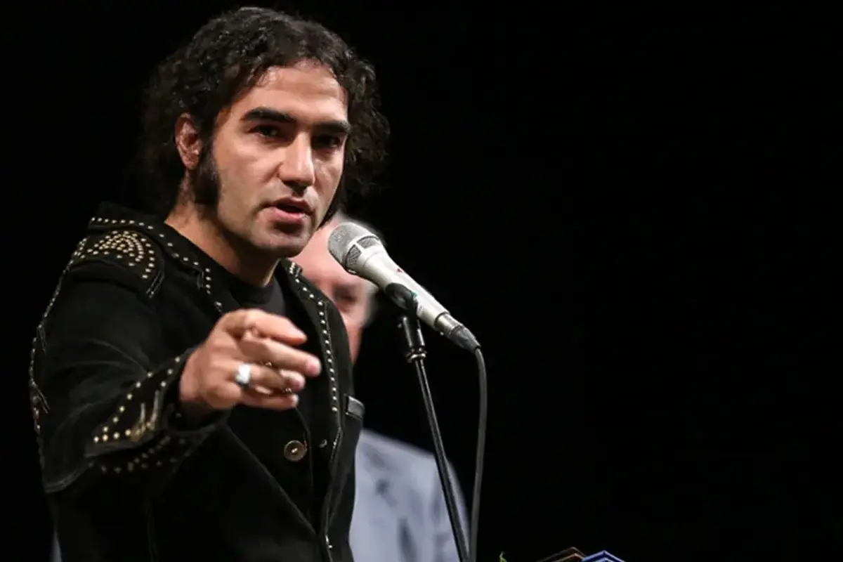 رضا یزدانی با «ساعت فراموشی» روی صحنه تئاتر میرود + پوستر، زمان و مکان برگزاری