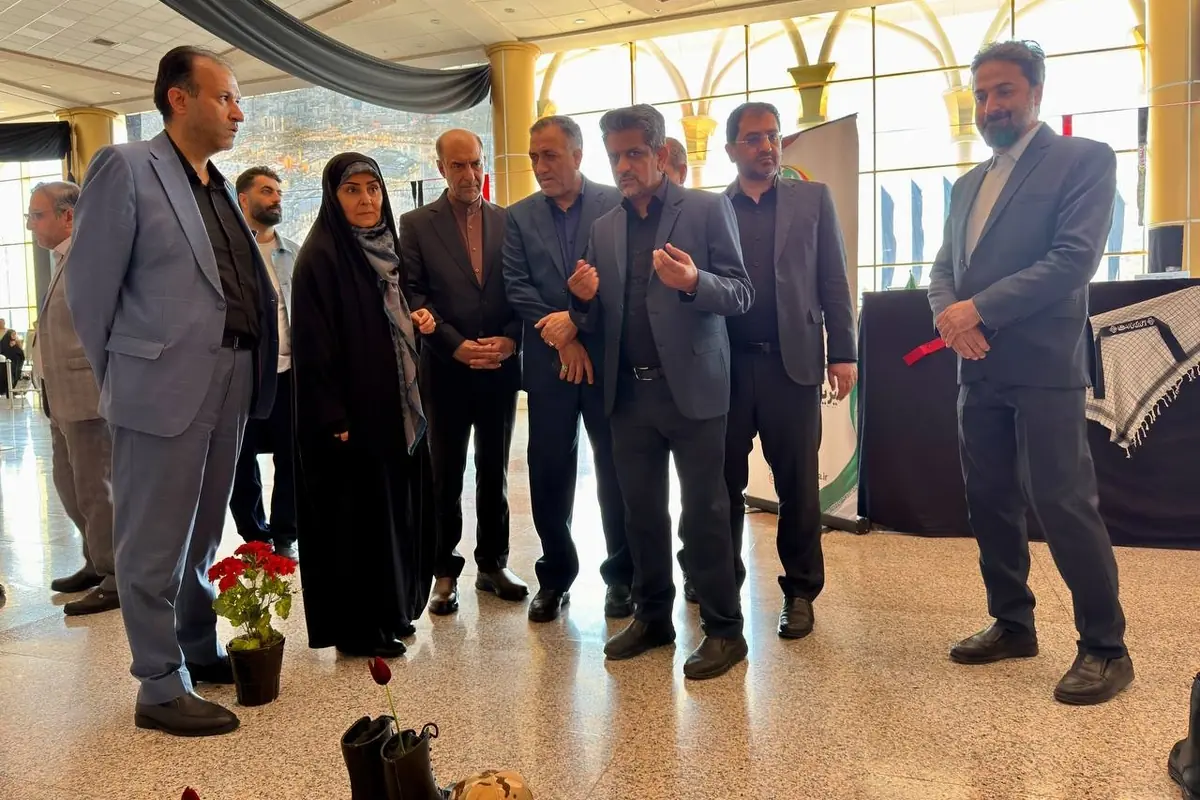 وزیر راه و شهرسازی از روند جابهجایی زائران در فرودگاه بینالمللی مشهد بازدید کرد (۲۳ مرداد ۱۴۰۵)