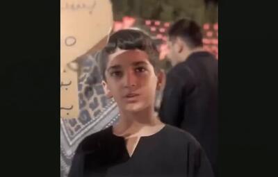  دو پسر دهه‌نودی‌ برای ایران بستنی فروشی زدند+ فیلم