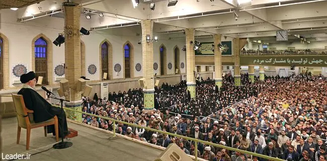 لزوم بسیج همتها، سرمایهها و ابتکارات ملت برای شکوفایی اقتصاد/دشمن روح امید را هدف گرفته، جوانان جلوتر از نقشه دشمن حرکت کنند/رونمایی جبهه مقاومت از تواناییهای واقعی خود و شکست محاسبات آمریکا
