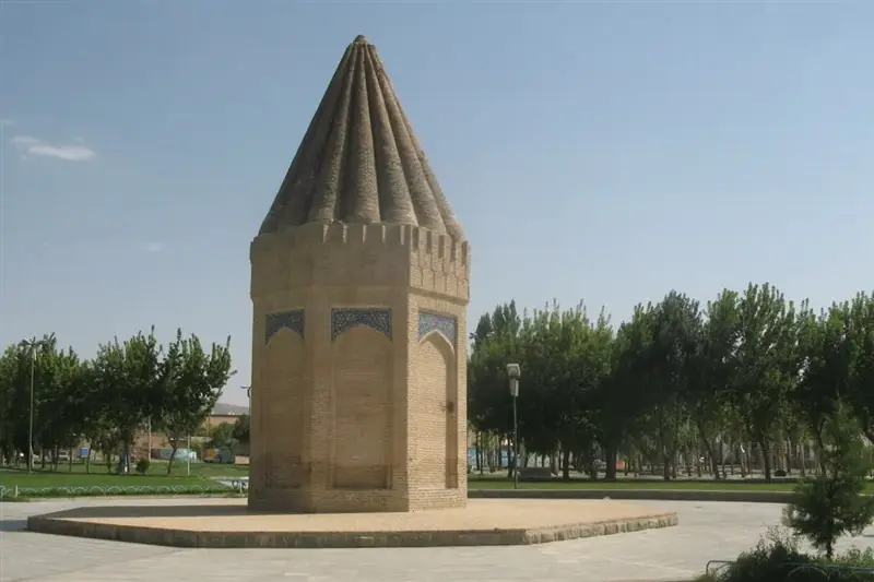 آرامگاه حبقوق نبی(ع)، جلوهای از گردشگری مذهبی و تاریخی در تویسرکان - تسنیم