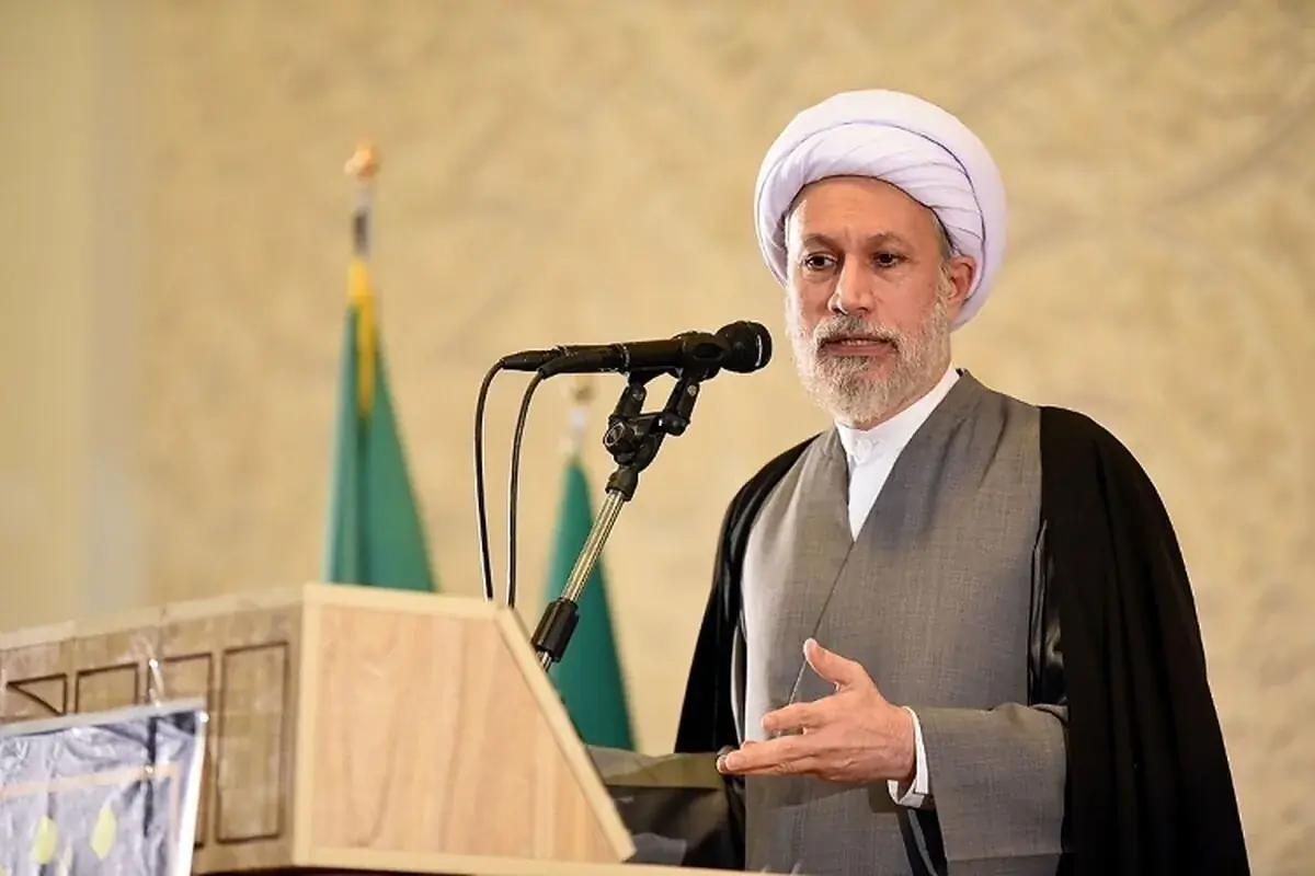 امام جمعه شیراز: خونخواهی رهبر شهید به یک فرهنگ تبدیل شود