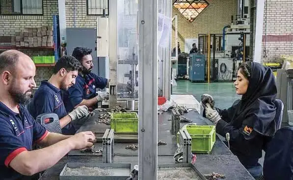 کشف نقطه تعادل میان معیشت کارگران و بقای بنگاهها