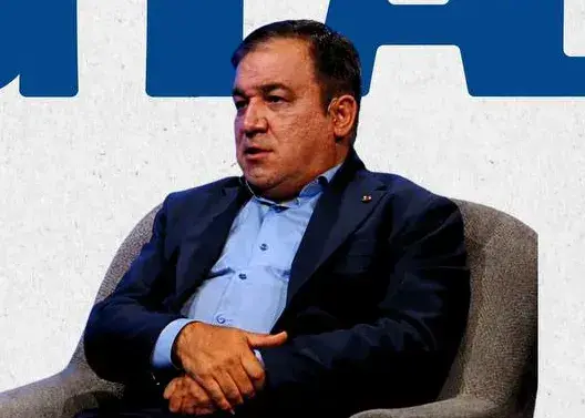 تاجرنیا به فتاحی تذکر داد: امید واهی ندهید
