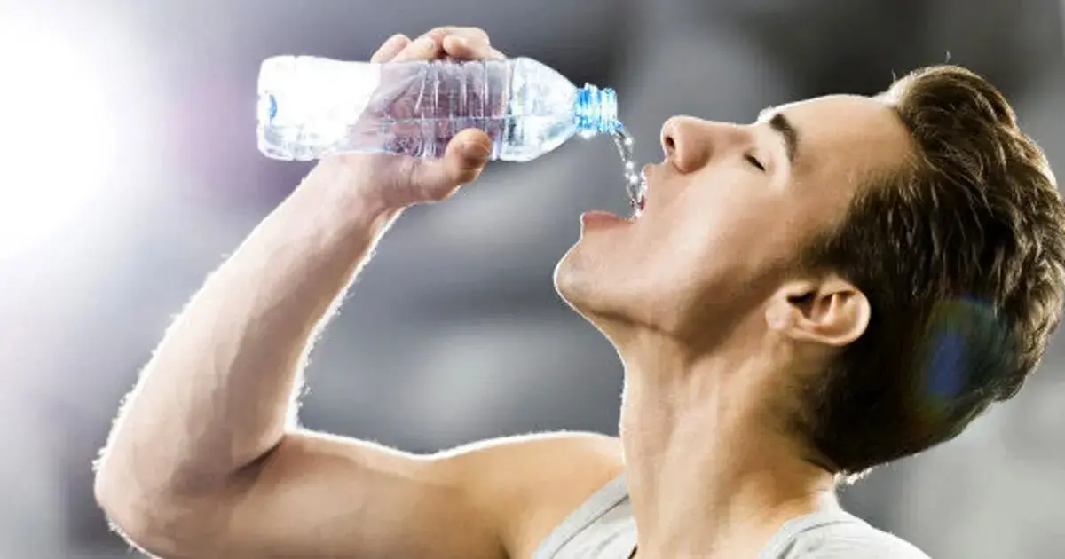 نوشیدن آب کافی چه فوایدی برای بدن دارد؟