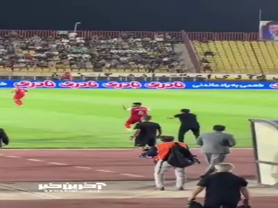 کاپیتان پرسپولیس با چند ثانیه تاخیر وارد زمین شد!