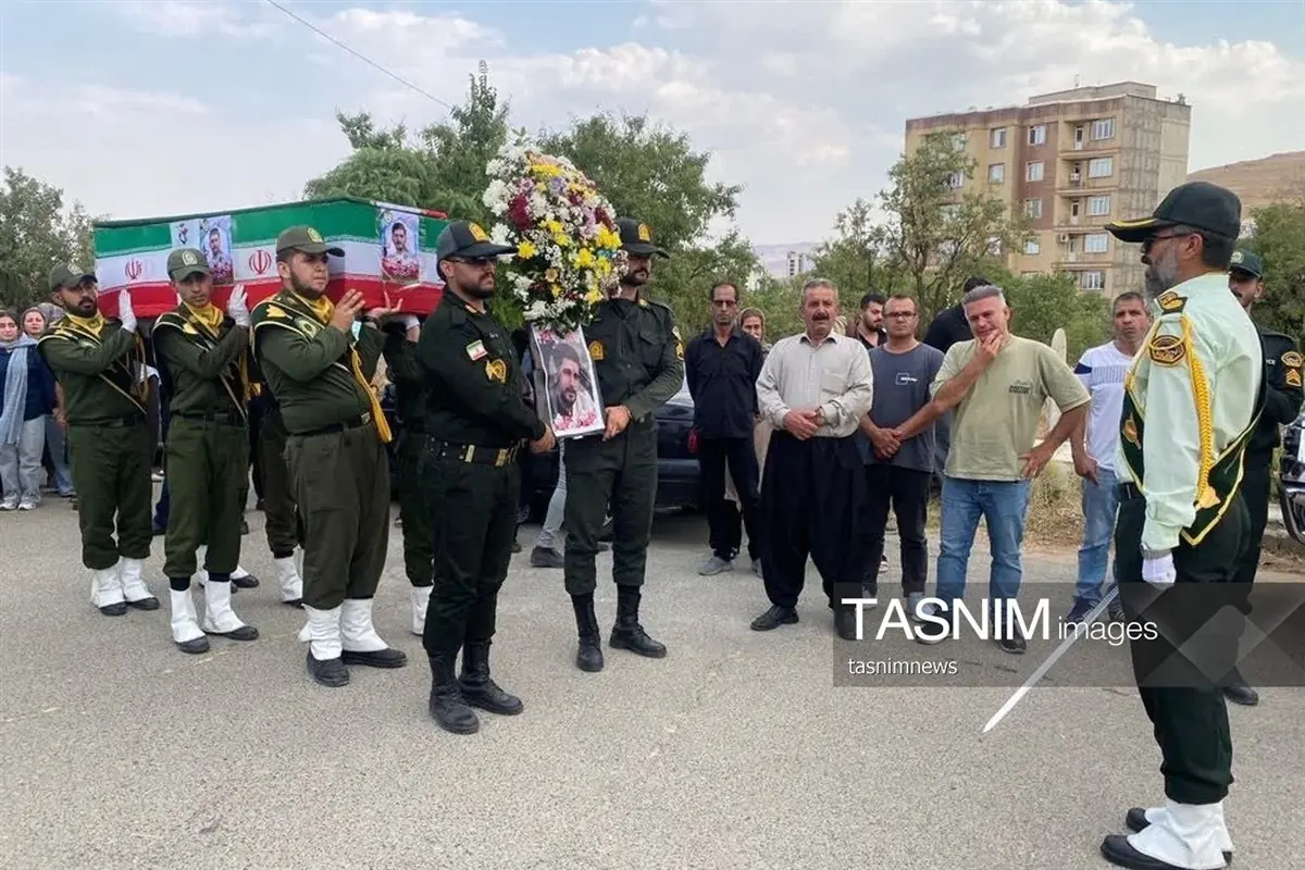عکس/تشییع پیکر مرزبان شهید علی باوهای در کردستان