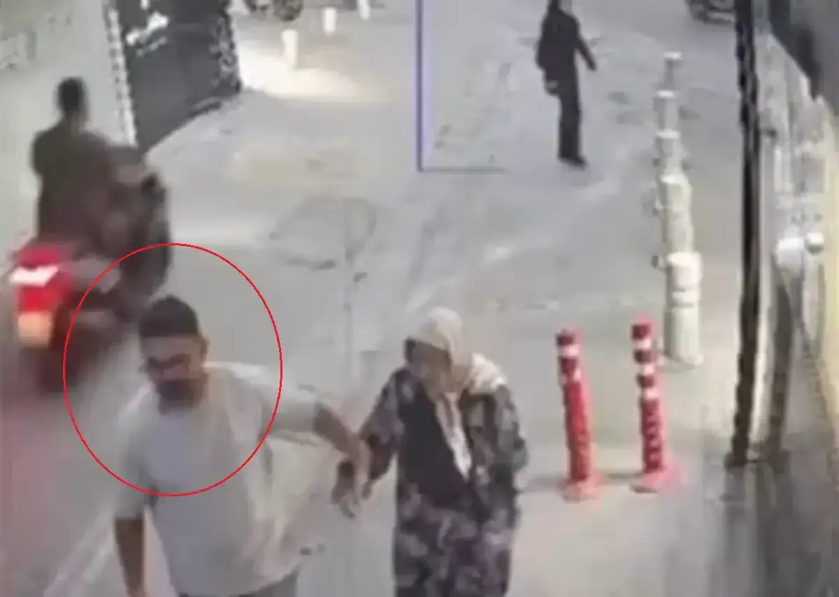 تصاویر دردناک از لحظه سرقت از یک پیرزن کهنسال