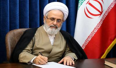  امامین انقلاب تفسیر زنده، حیات‌بخش و حرکت‌آفرین از اسلام ارائه دادند